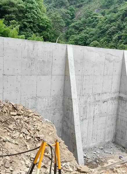 青岛即墨区重力式挡土墙